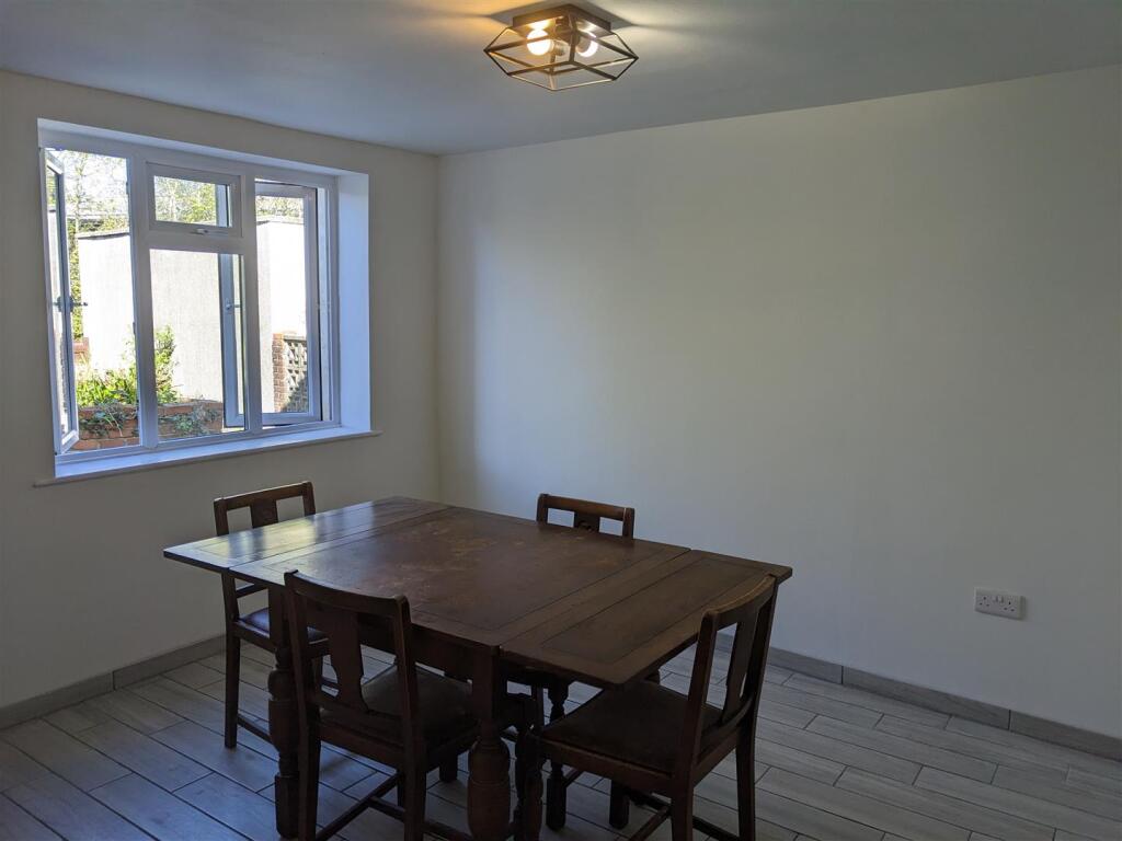Dining Area.jpg