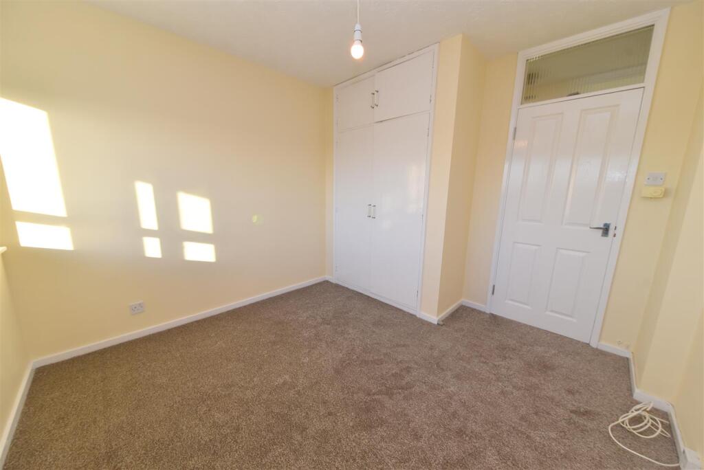 bedroom 2.JPG