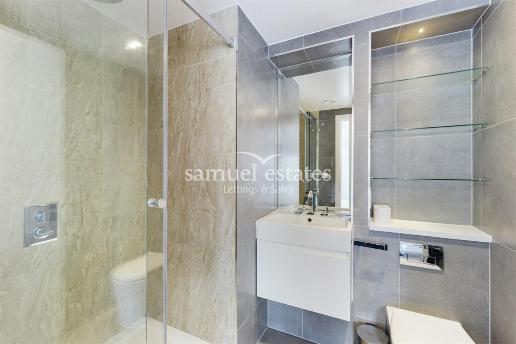 En-suite Bathroom