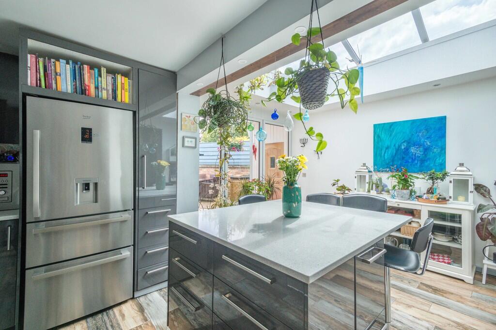 19-21 Cheveley Ro...