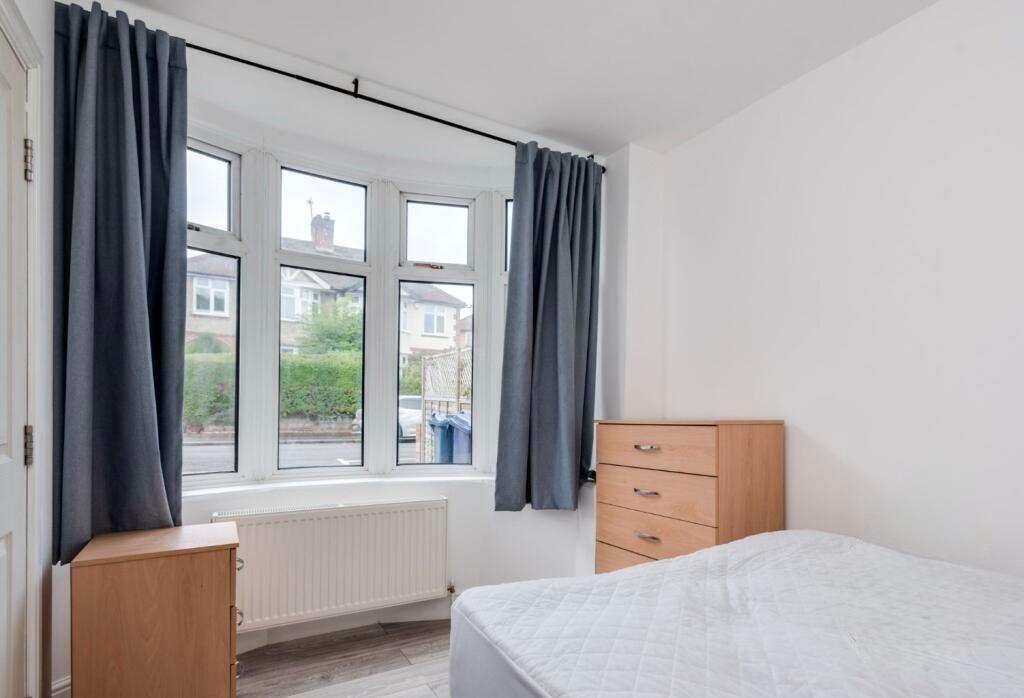 2nd bedroom