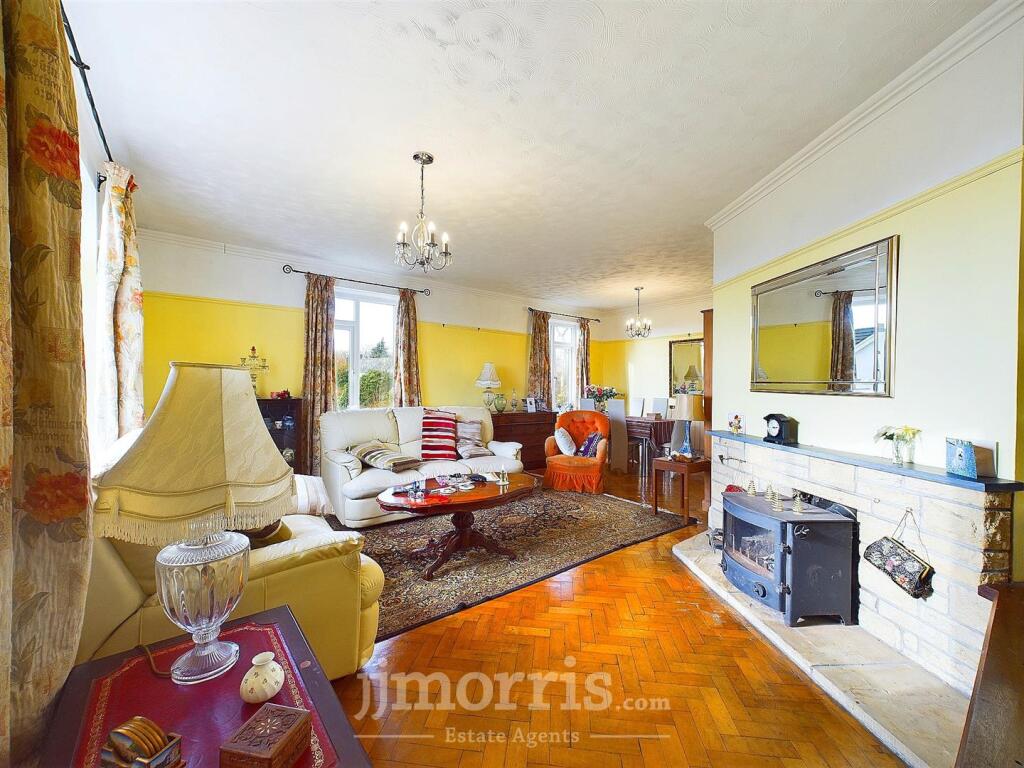 Living/Dining Room
