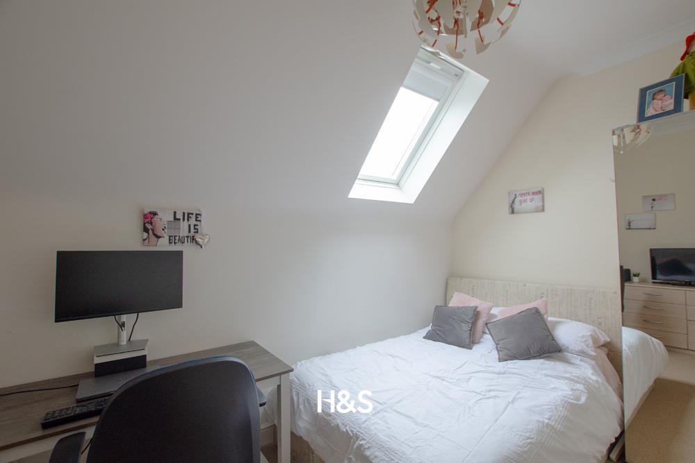 50 Woodshires Road - bed5.jpg