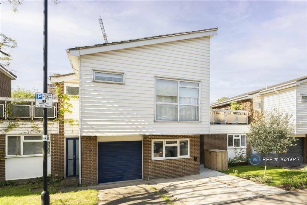 Front With Private Driveway &amp; Garden