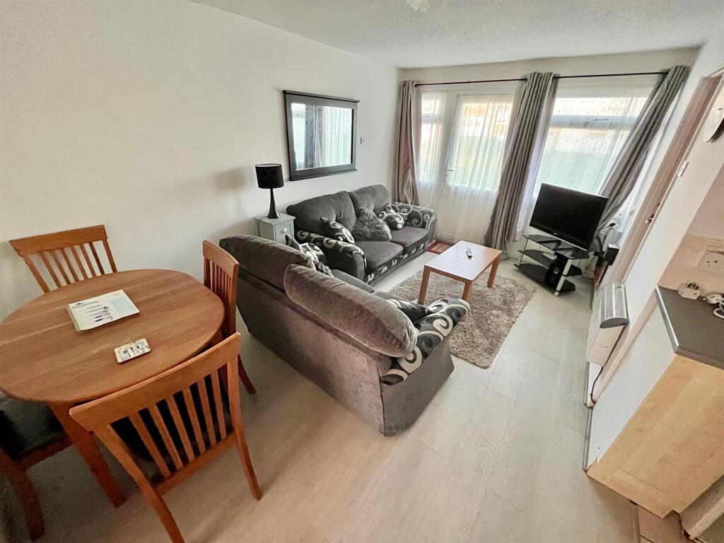 Open Plan Living Room/Dining Area