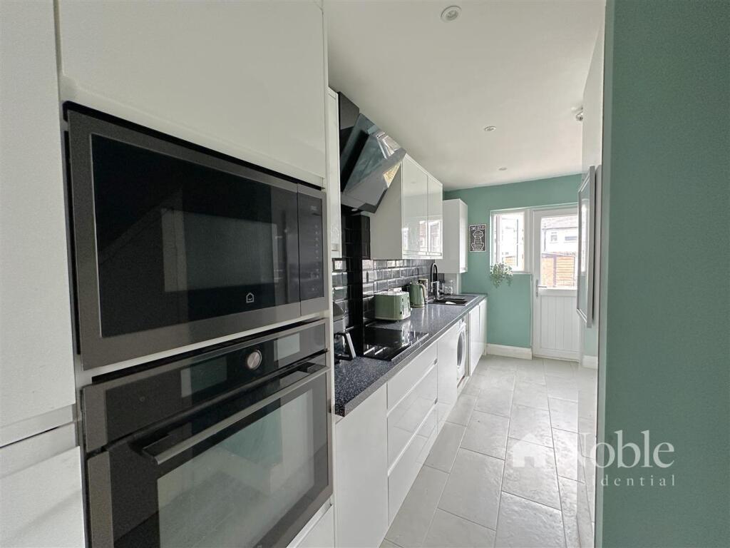 Kitchen/Breakfast Room
