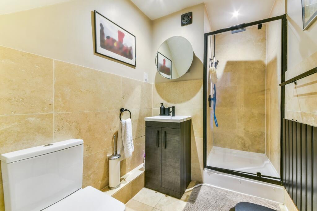 VIVIANNE HOUSE, 2...