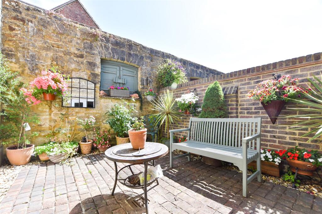 Courtyard Garden