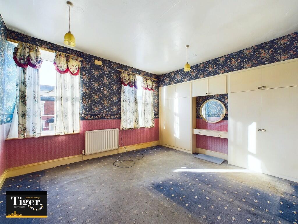 CAM02176G0-PR0471...