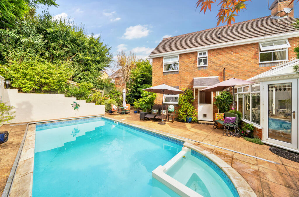 1309345-7-685526c...