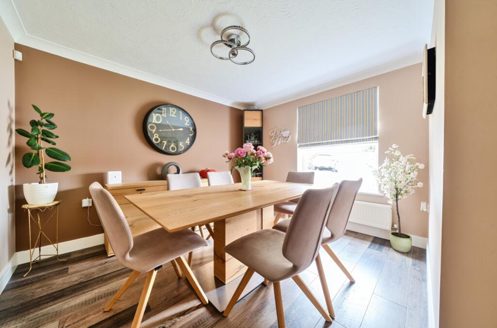 1302253-17-6846b5ab63aa3-ARW-1