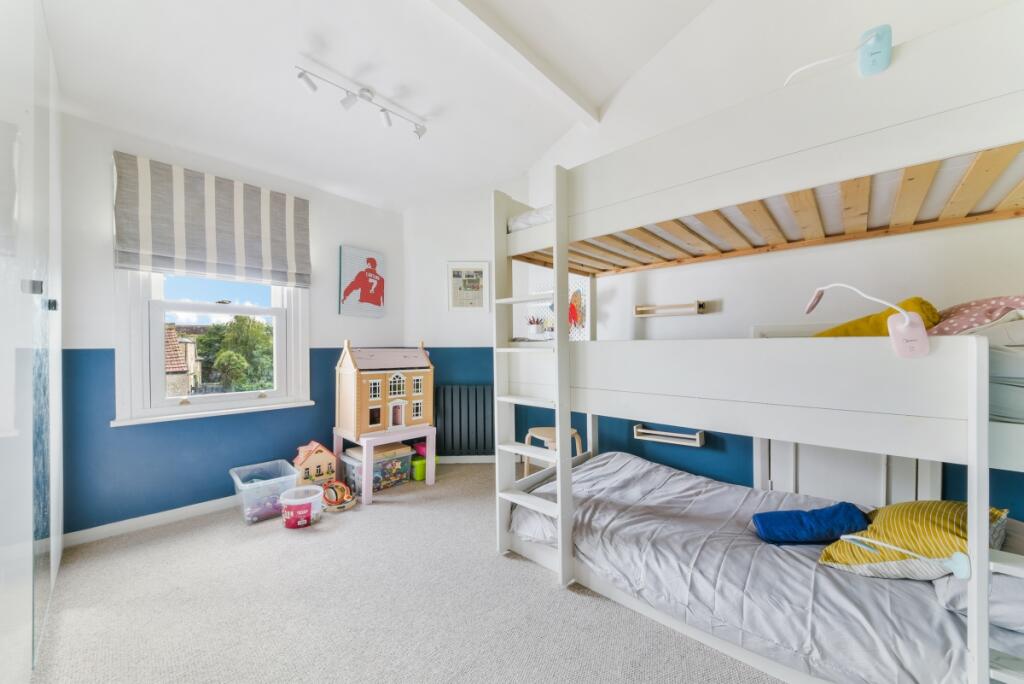 VIVIANNE HOUSE, 2...