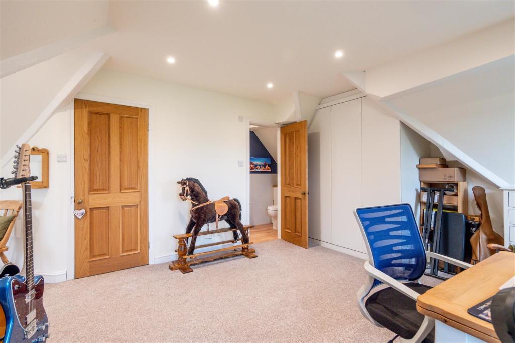 Bedroom 4 Aspect 5.jpg