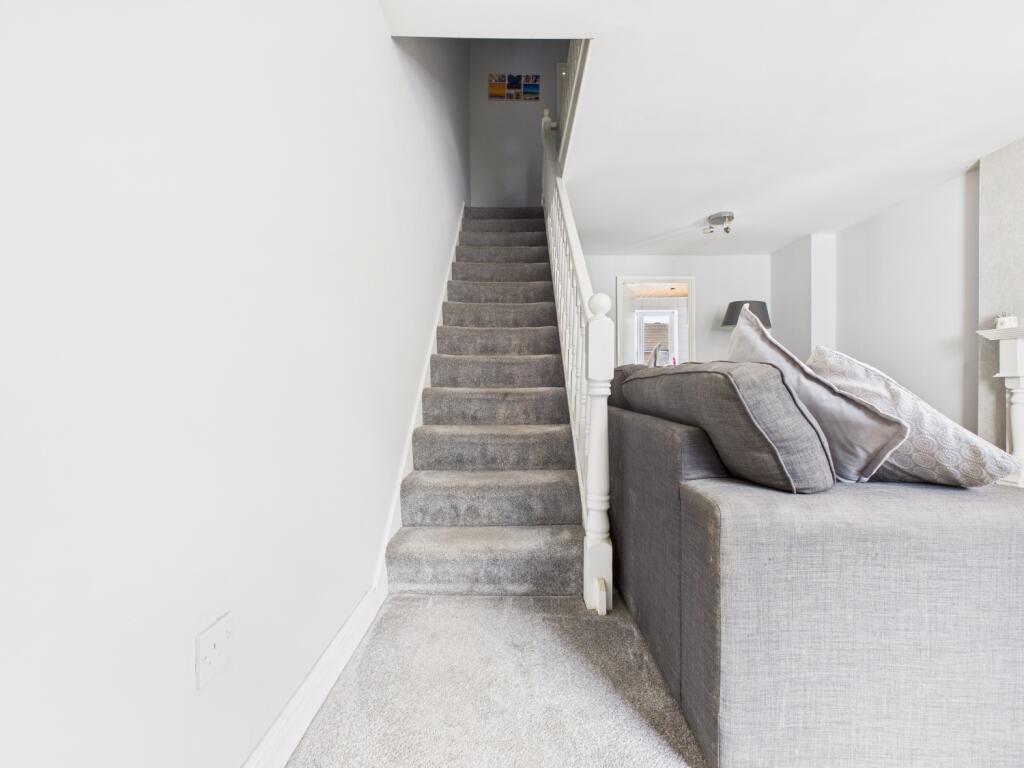 CAM03729G0-PR0155-STILL006