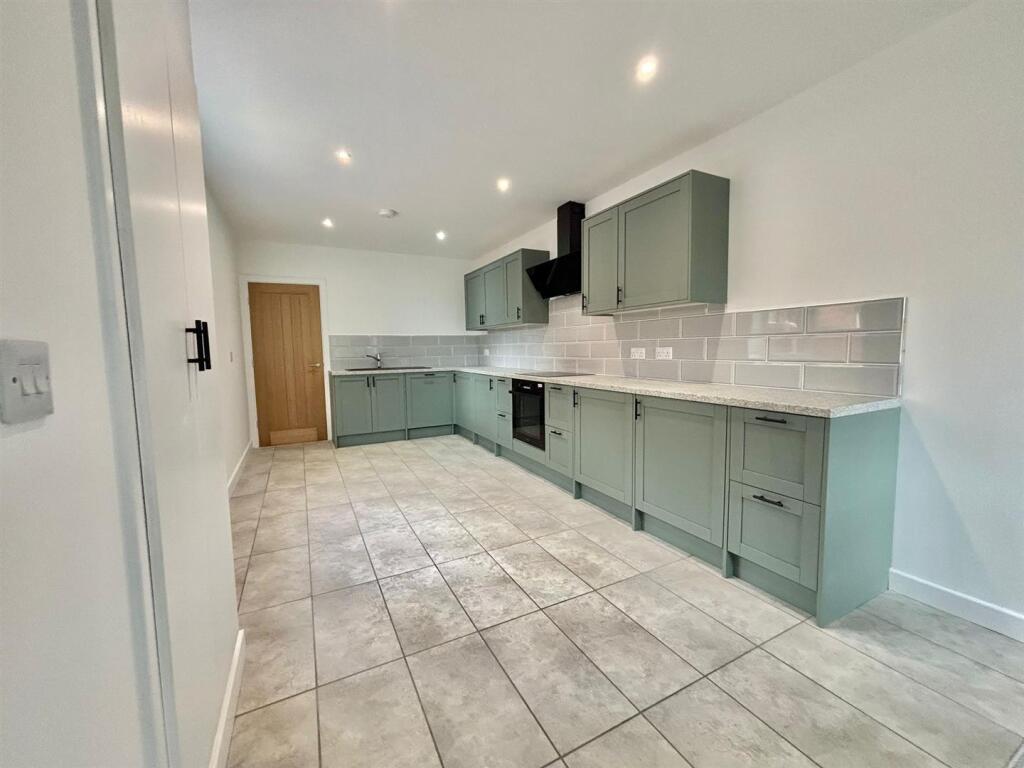 Open Plan Kitchen/ Dining/ Lounge