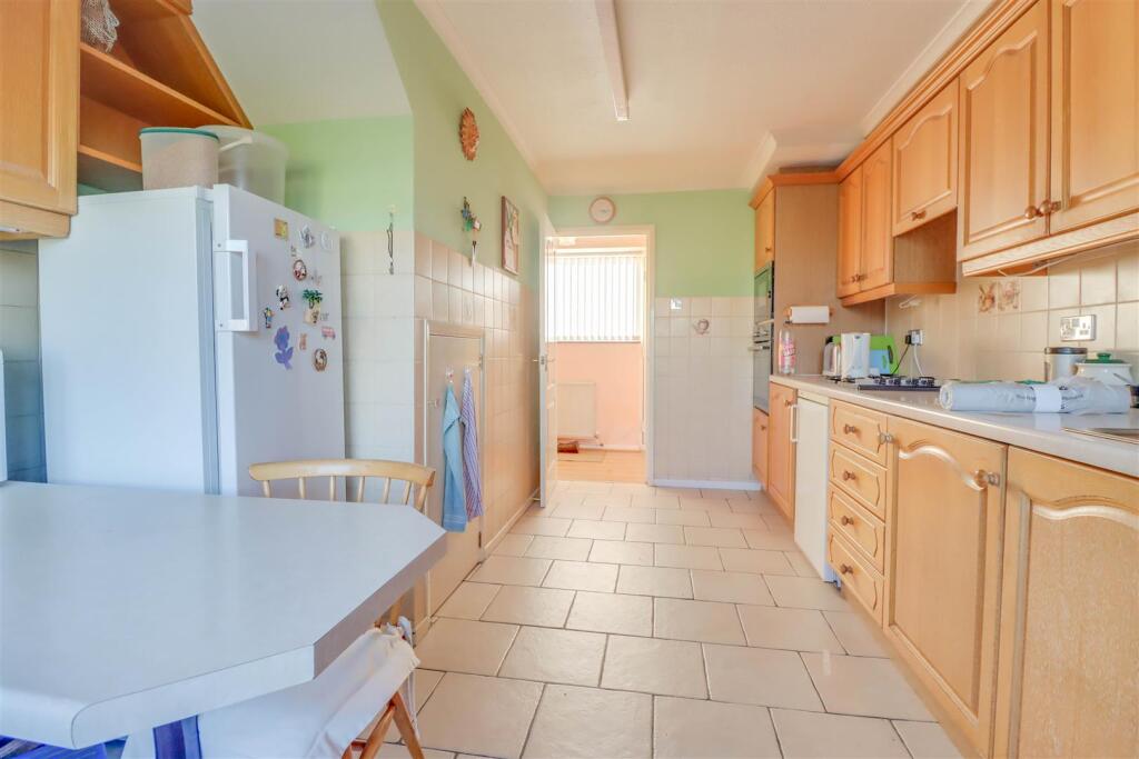 15 MERLIN WAY INSIDE-3.jpg