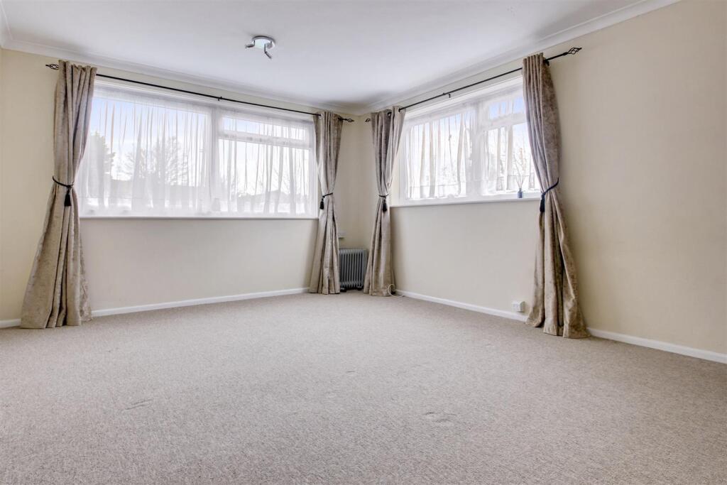 Cedar Court 4-003.JPG