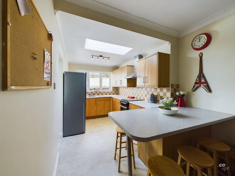 breakfast bar area 