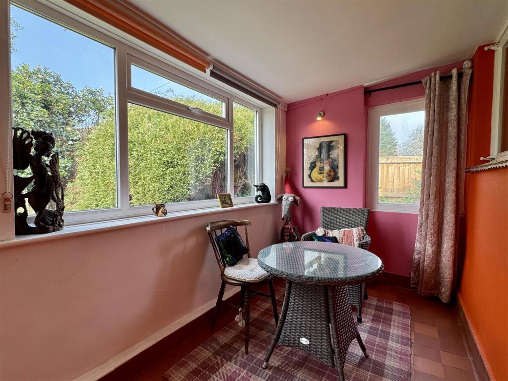 Breakfast Room/Utility