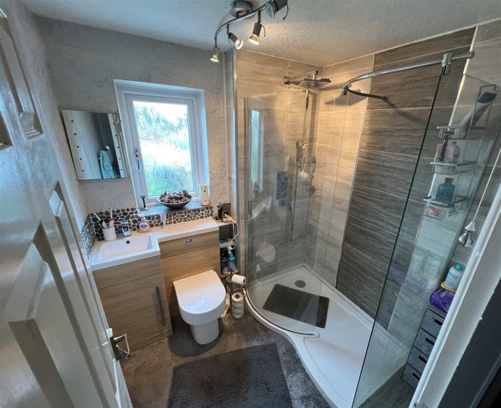 Bathroom.JPG
