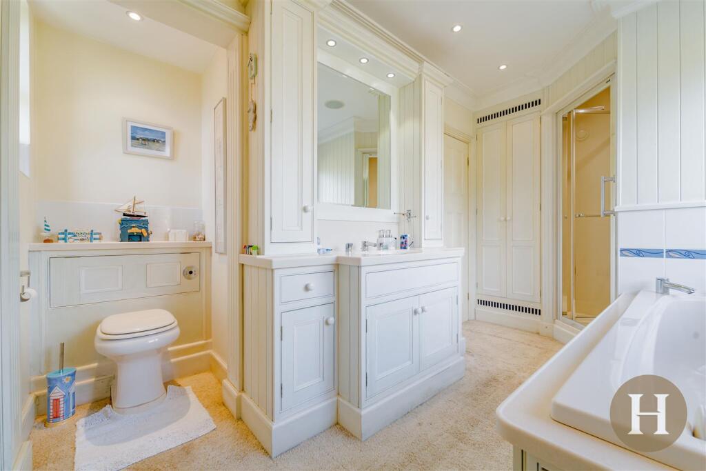 Hadleigh Estate Agents-37.jpg