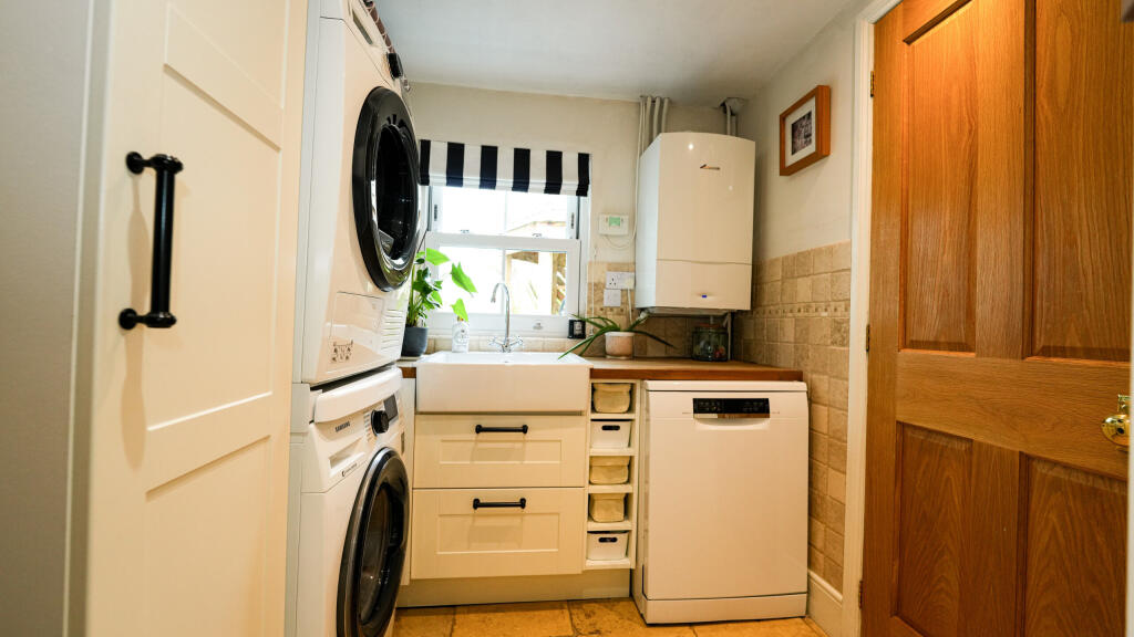 8b79e7b2-5e6a-407c-9ce3-b7cafdd254e9