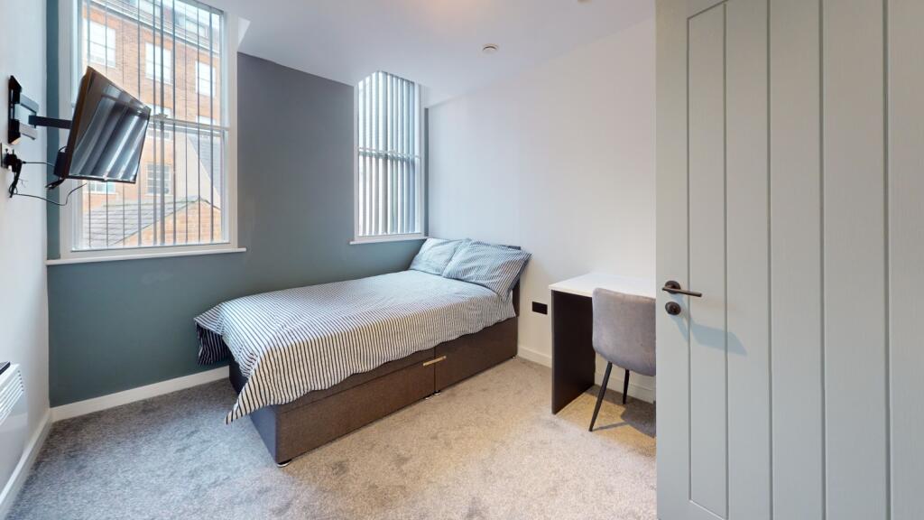 Lower-Pavement-Flat-9-Bedroom