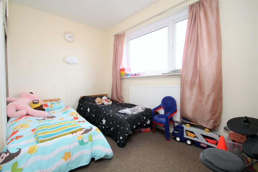 Bedroom 2.JPG
