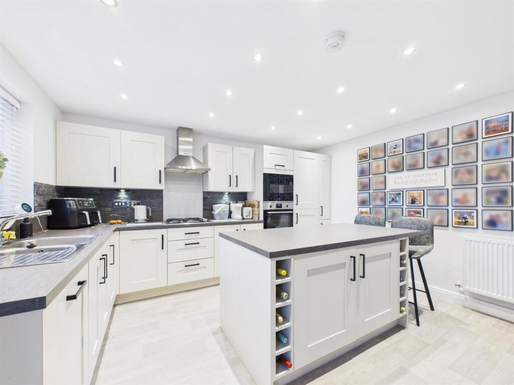 Kitchen / Dining Room