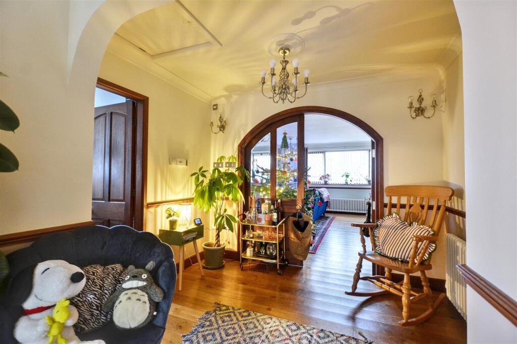 Dining Area_4.jpeg