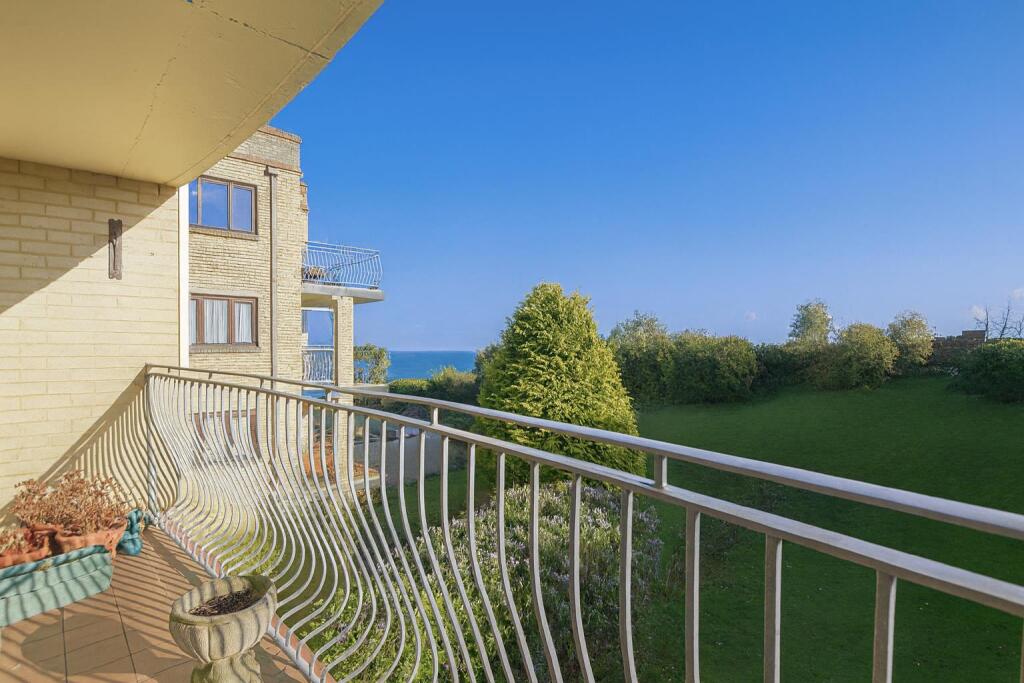 Balcony1.jpg