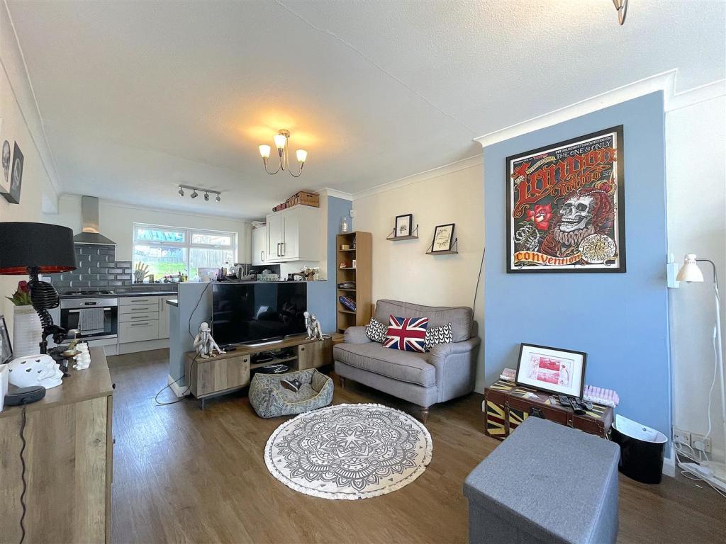 Living Area (3).jpeg