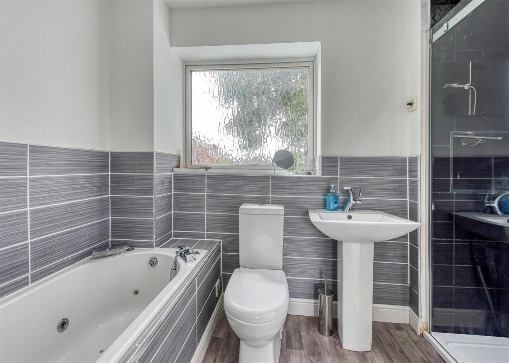 Stonegarth-Bathroom.jpg