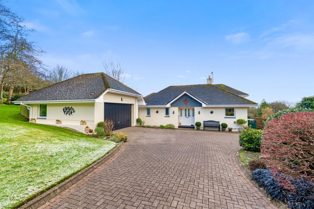 Bowood Park, Lanteglos, PL32