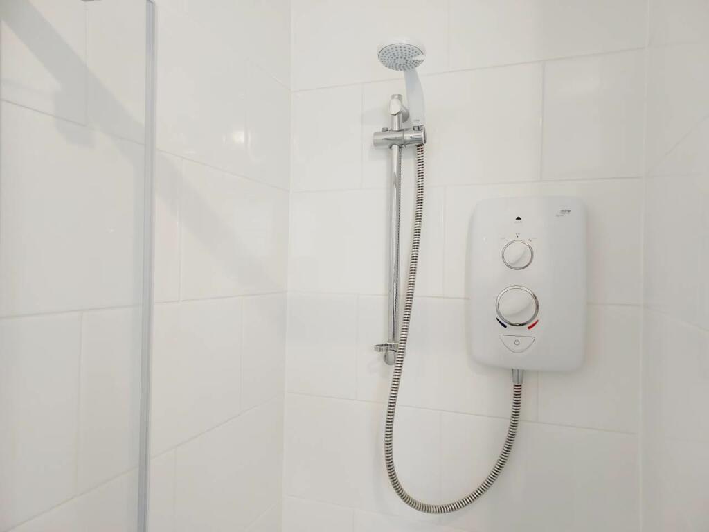 En-suite electric sh