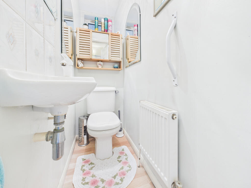 CAM02909G0-PR0484-STILL005