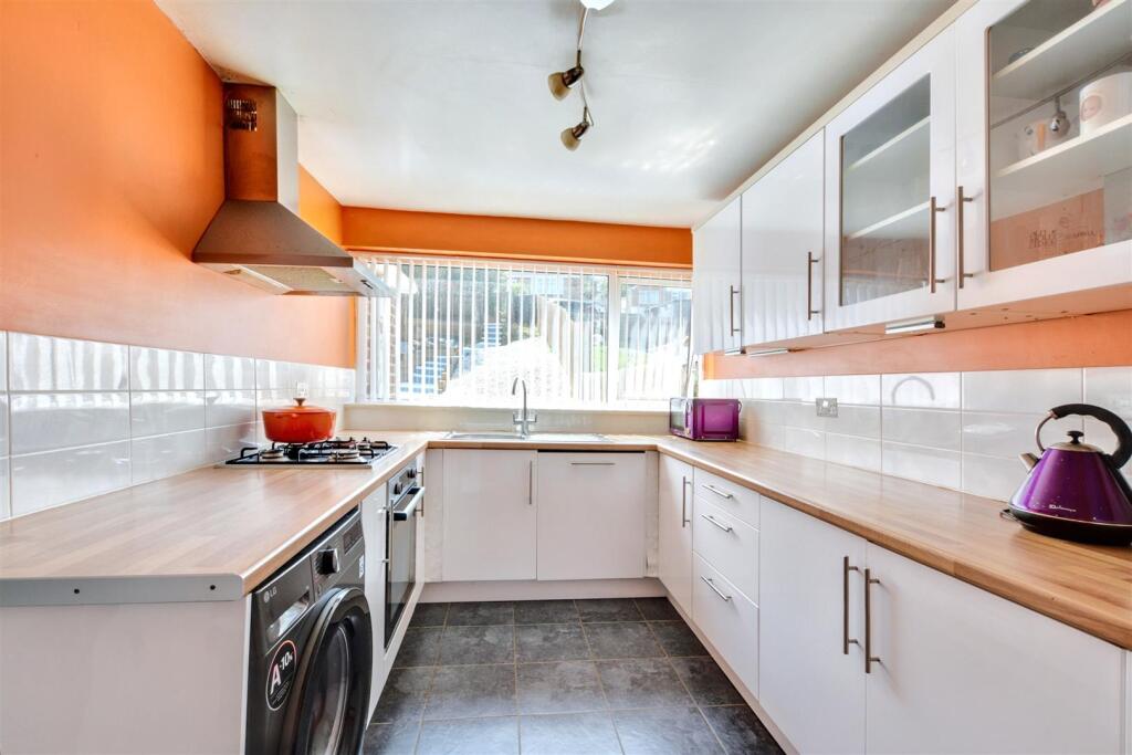 Kitchen_1.jpeg