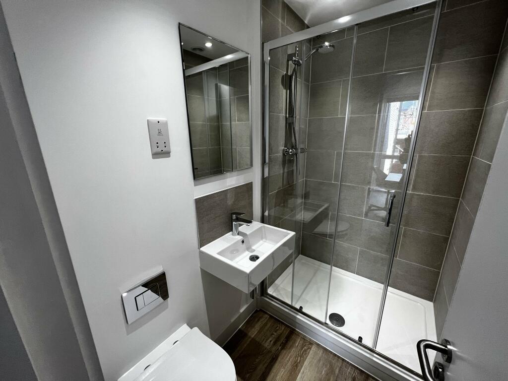 example en-suite (3)