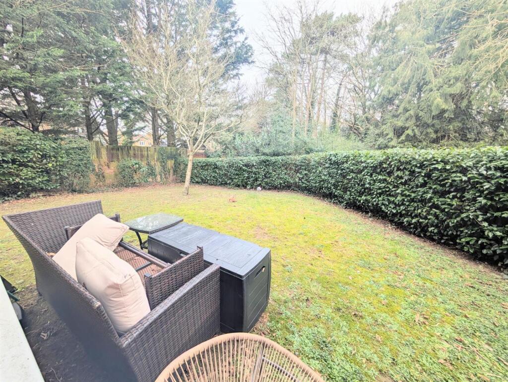 Rear view/communal gardens