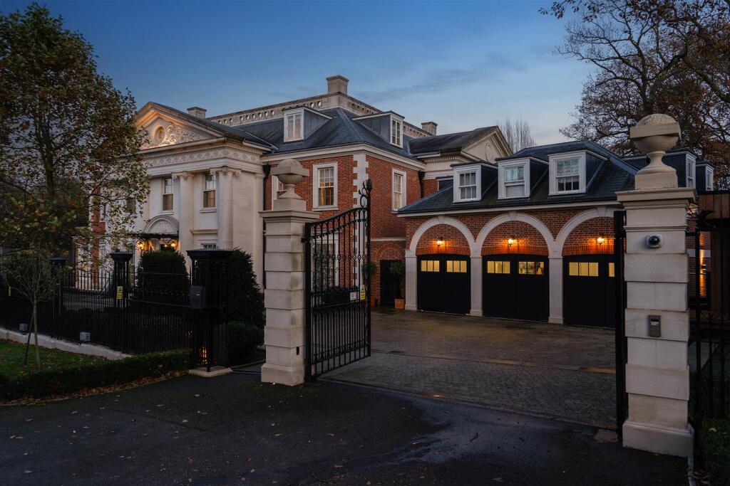 81912 Round Hill-120.jpg