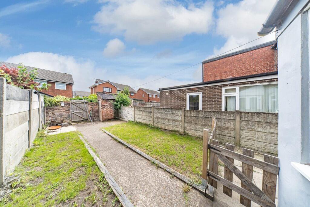 38 st james road garden 2.jpg