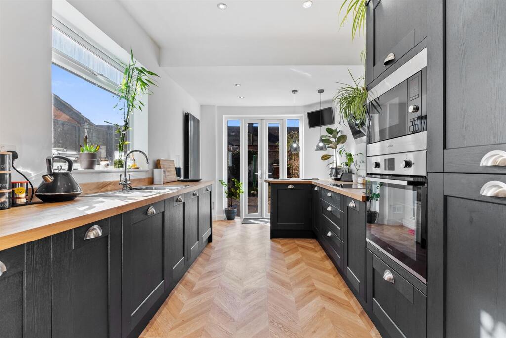 Kitchen/Breakfast Room