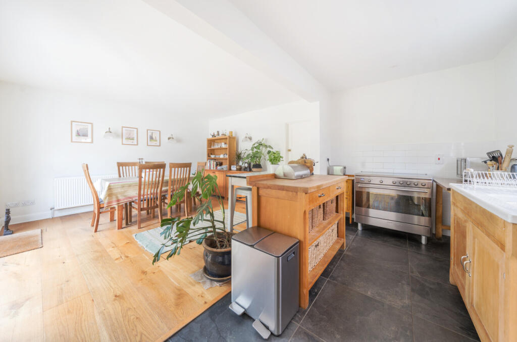 1313594-10-685bc1...