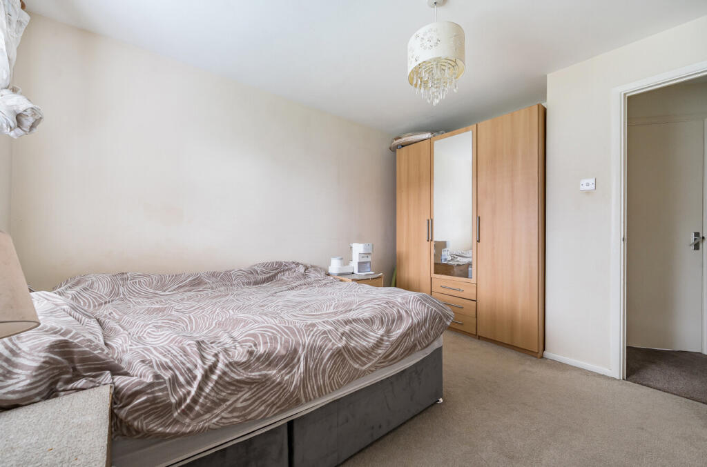 1377269-4-691c413...