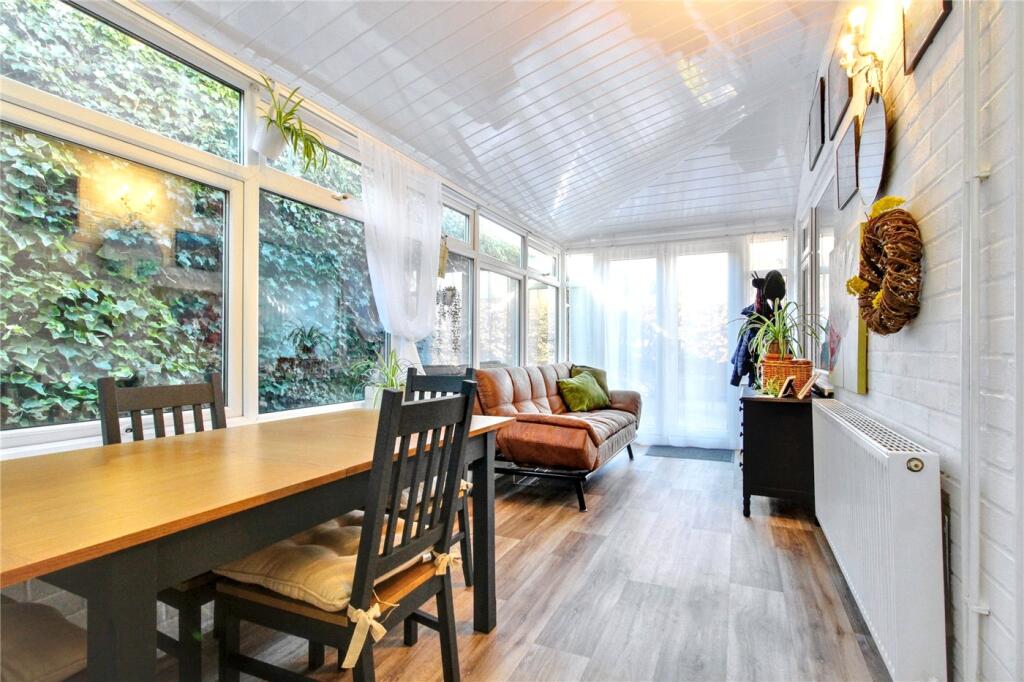 Conservatory/Dining