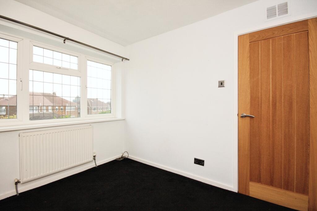 Bedroom 2 (2)