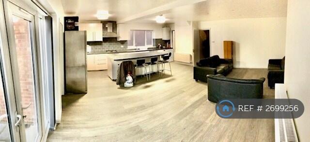 Lounge/Kitchen