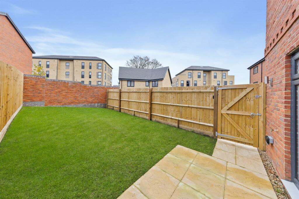 Externals@WoolfGroveWeb08.jpg