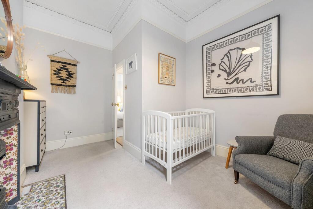 Bedroom 2 (2).JPG