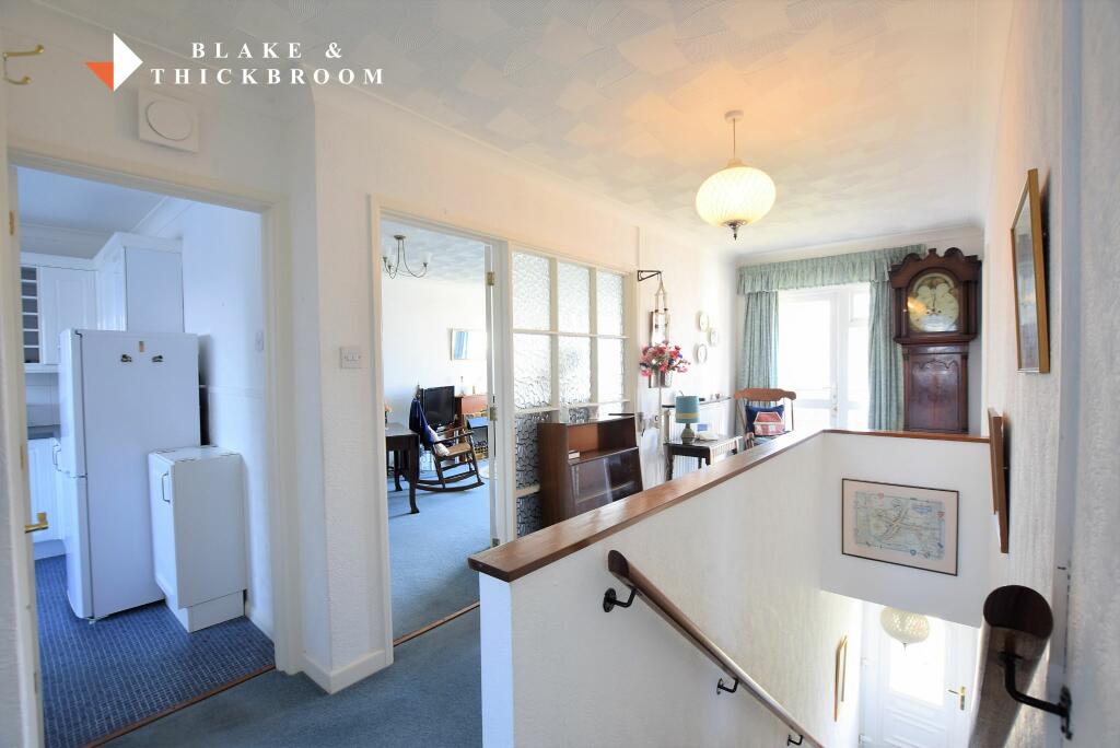 FIRST FLOOR GALLERIED LANDING